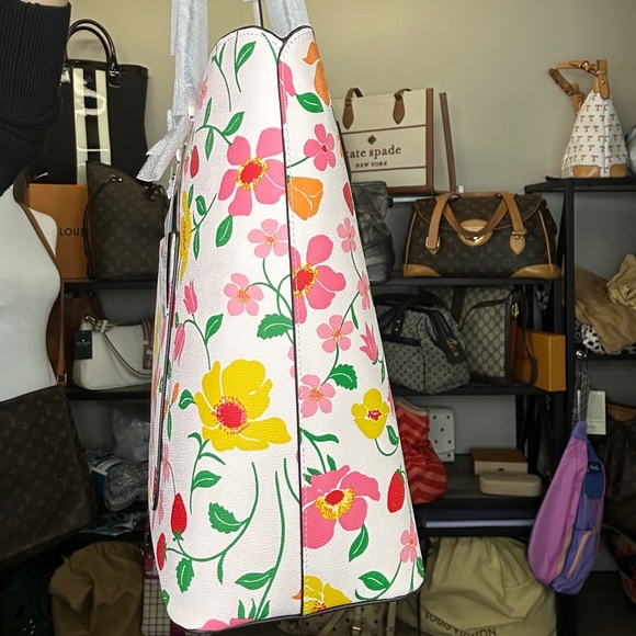 Kate Spade KG752 Strawberry Garden Large Tote | Pink Multi Floral | NWT $399 - Picture 6 of 11
